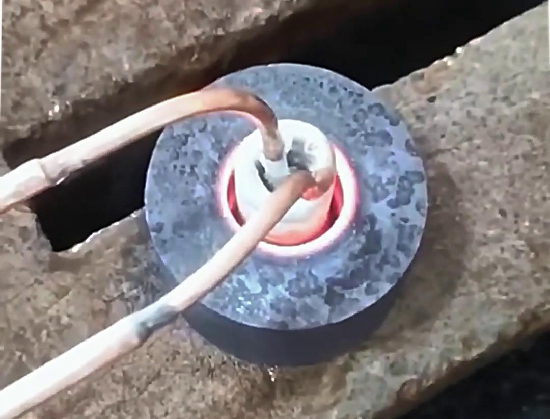 內(nèi)孔加熱使用高頻加熱機有什么優(yōu)勢？